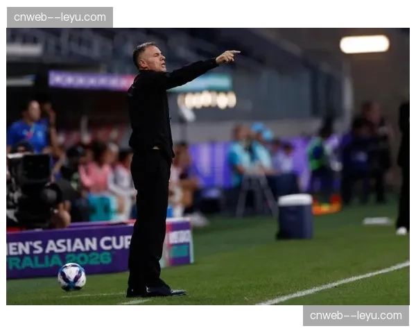 布莱顿主帅谈其高位逼抢体系在不同联赛环境下的适应性调整