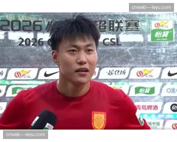 重庆铜梁龙2-1击败武汉三镇,杜月徵被直红罚下