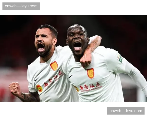 重庆铜梁龙2-1爆冷击败上海海港，升班马取得联赛四连胜